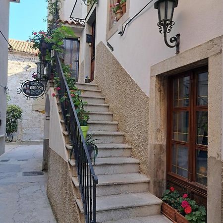 House Tomic Apartment Cres Exterior photo